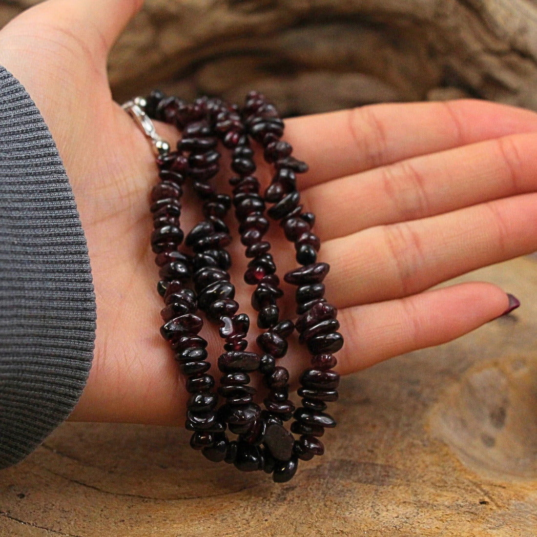 Granat halsband med splitstenar, 5 till 10 mm