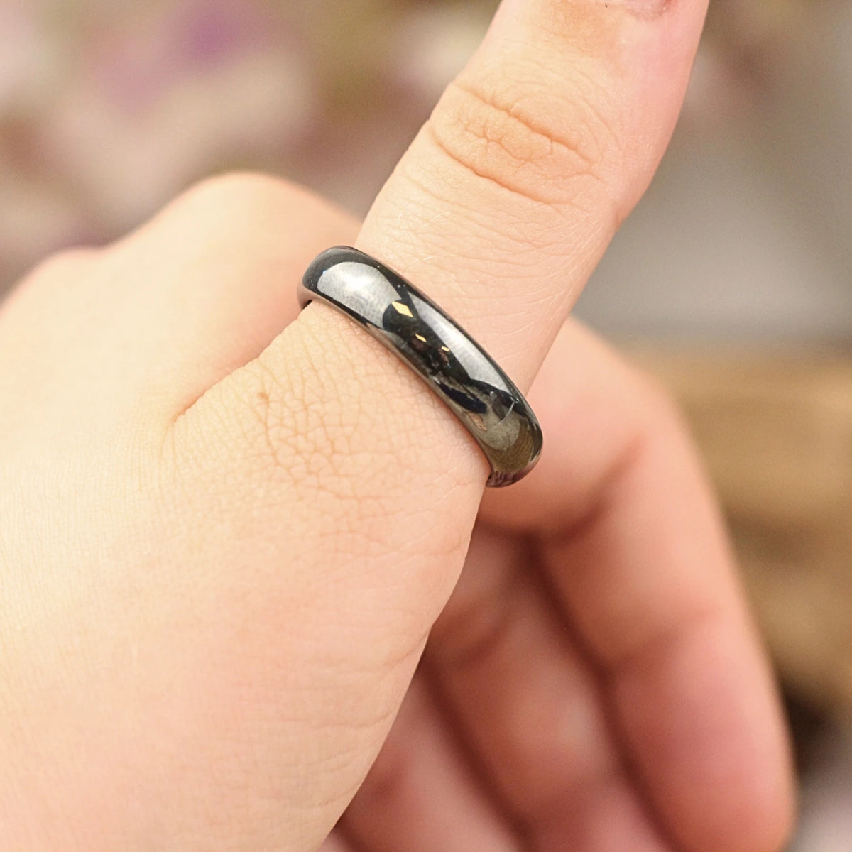 Hematit ring, 6 mm bred, storlek 22