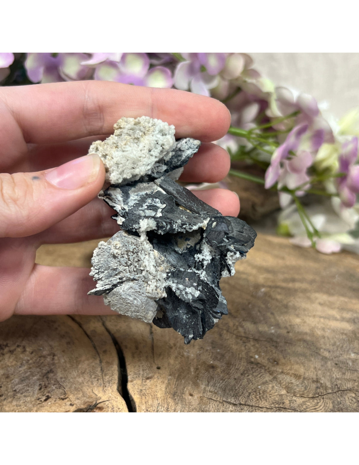 Hematit kristall, rå, 7,5 x 4,5 x 4 cm, nr 06