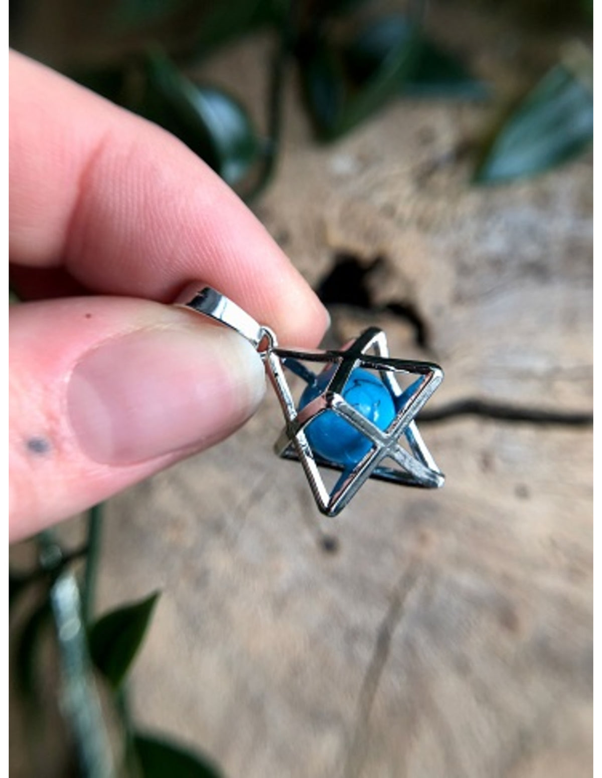 Howlit hänge i merkabah-bur, blå (färgad)