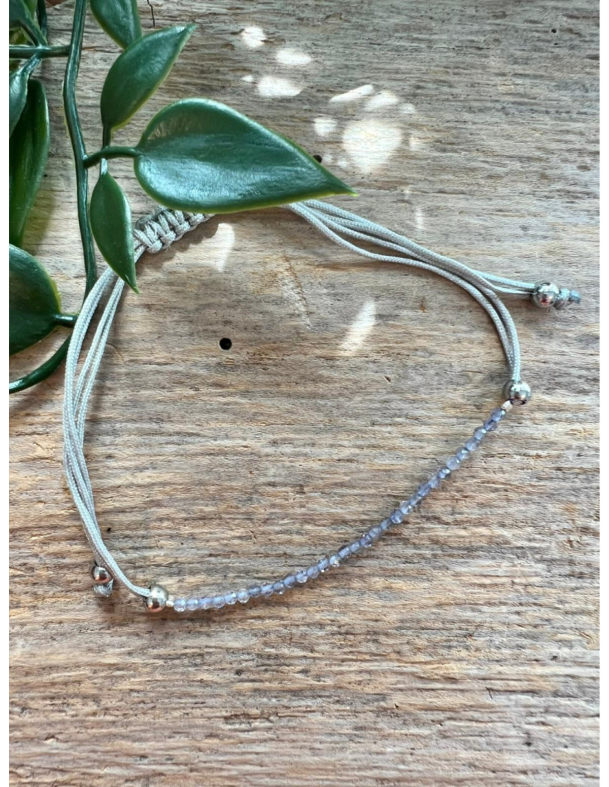 Iolit armband, hjärta, grå fasettslipade stenar, 1,1 g
