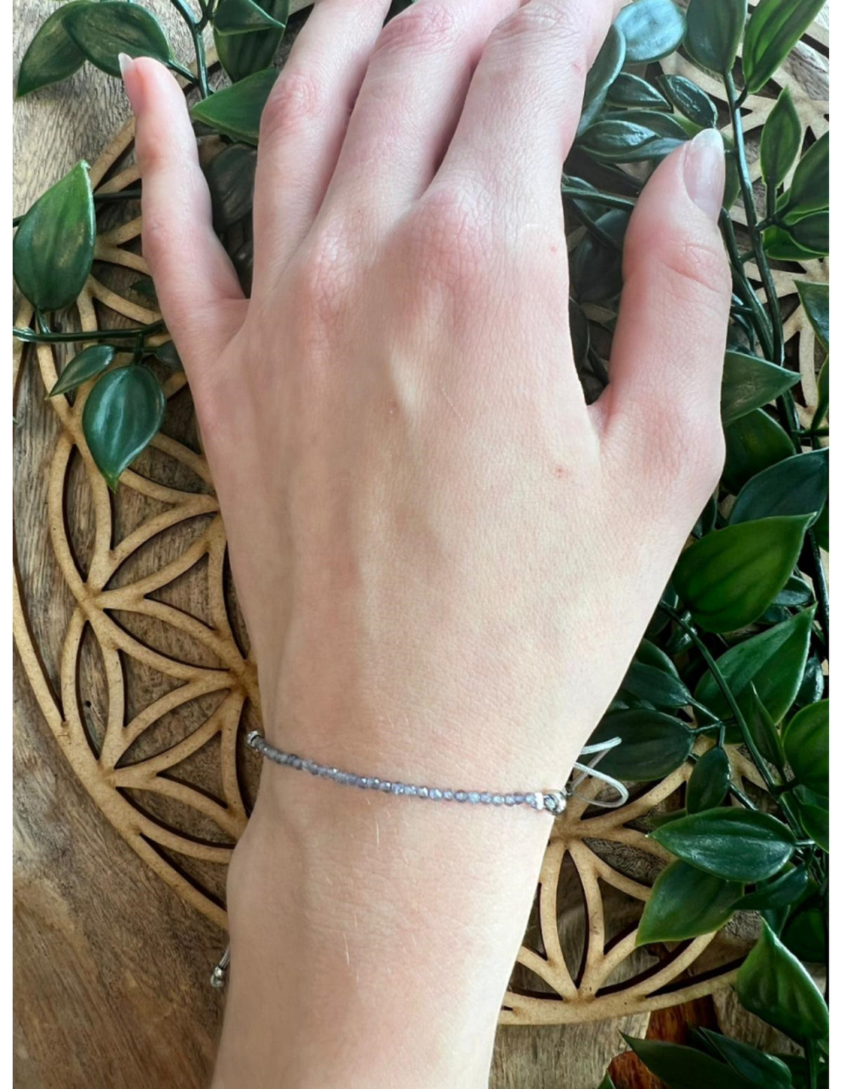 Iolit armband, hjärta, grå fasettslipade stenar, 1,1 g