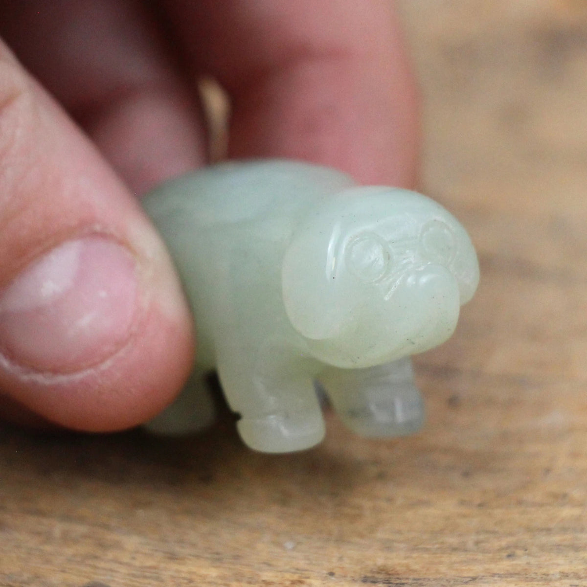 Jade gris, snidad, ca 4 cm