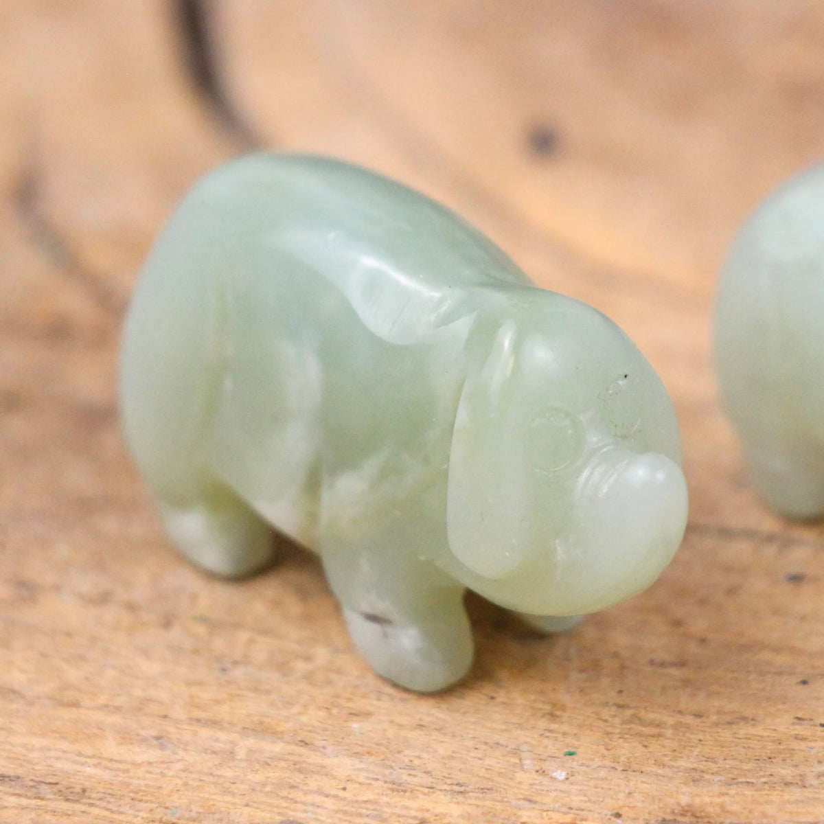 Jade gris, snidad, ca 4 cm