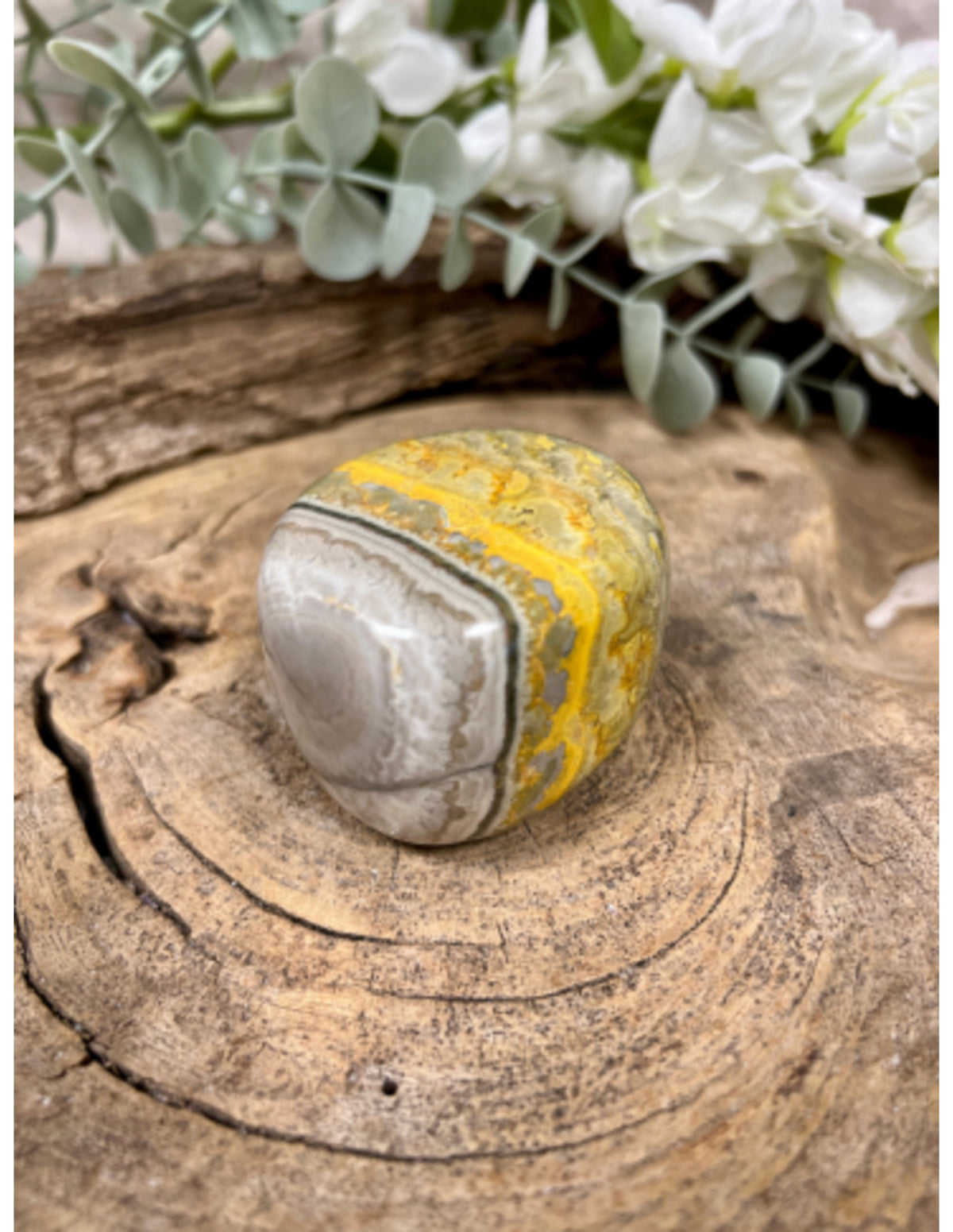 Bumblebee jaspis skulptur, 6 till 8 cm, 200 till 250 g