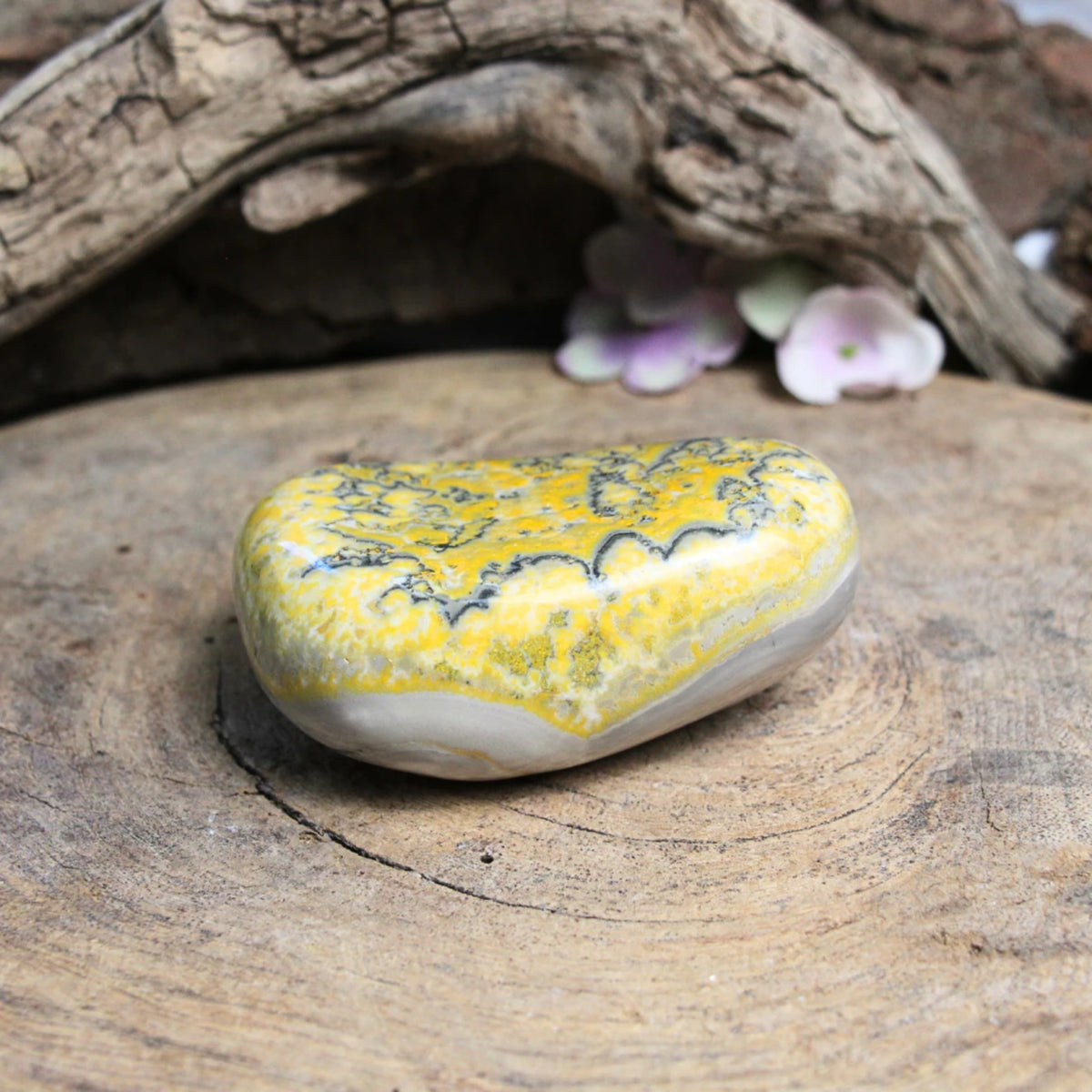 Bumblebee jaspis skulptur, 8,5 cm, nr 20