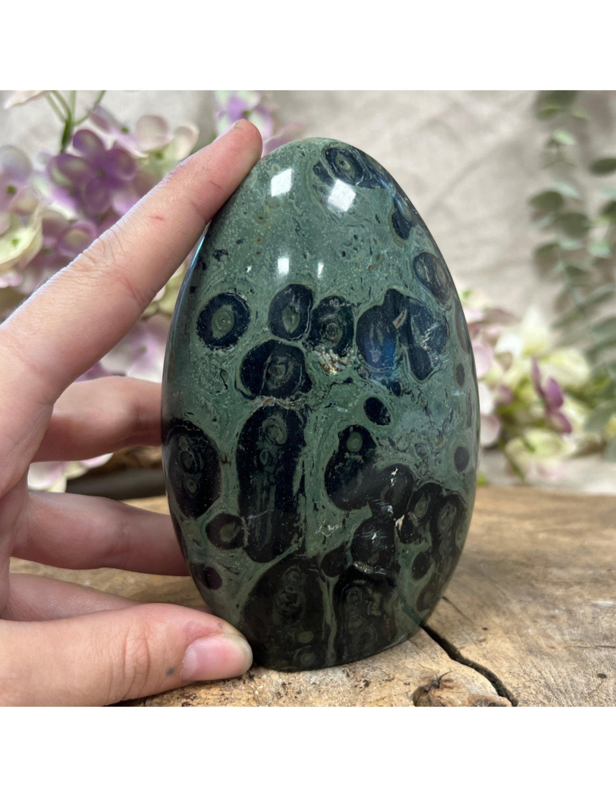 Kambaba jaspis skulptur, 12 cm, 763 g, nr 06
