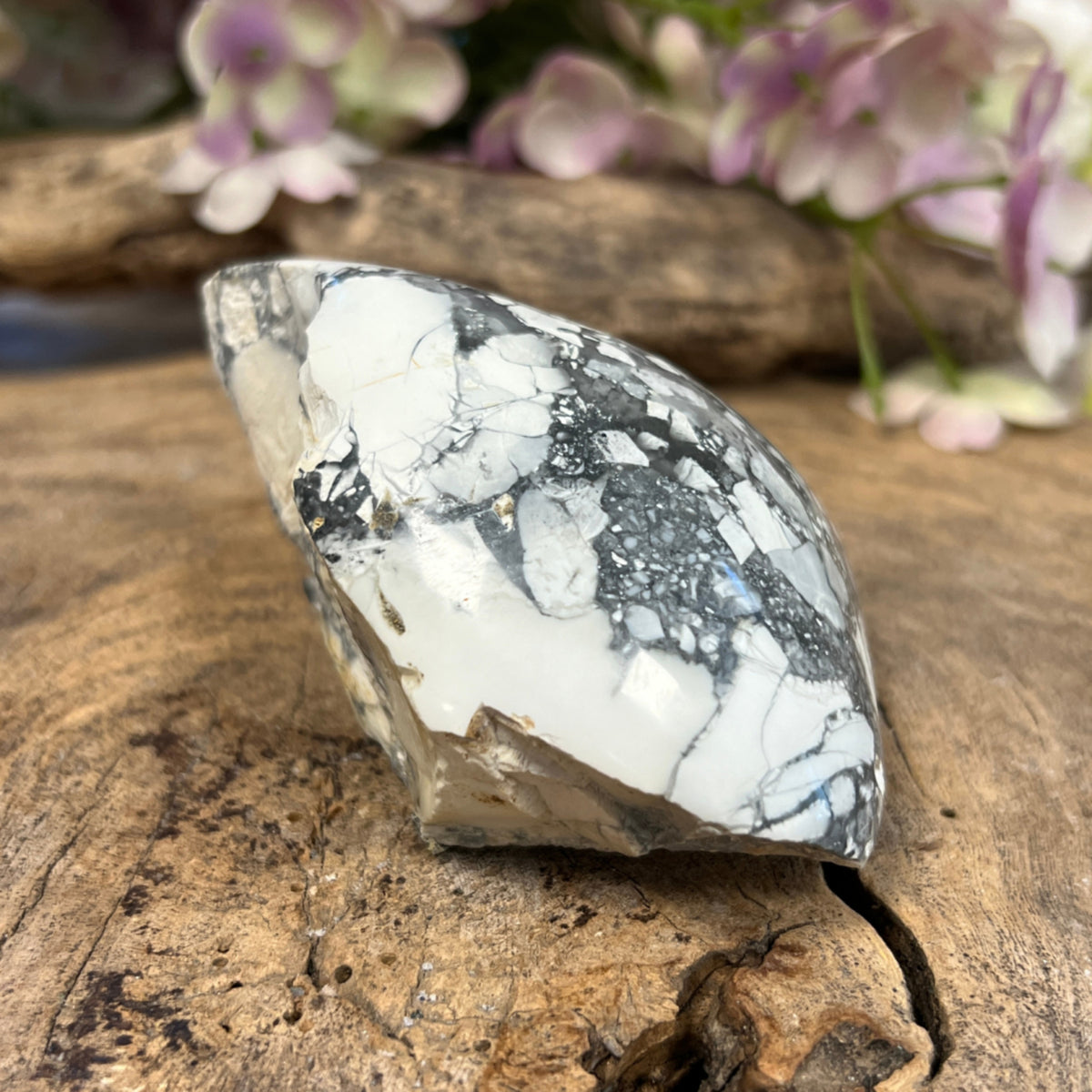 Maligano jaspis halvpolerad, 5 x 8 x 8 cm, nr 03 (297 g)