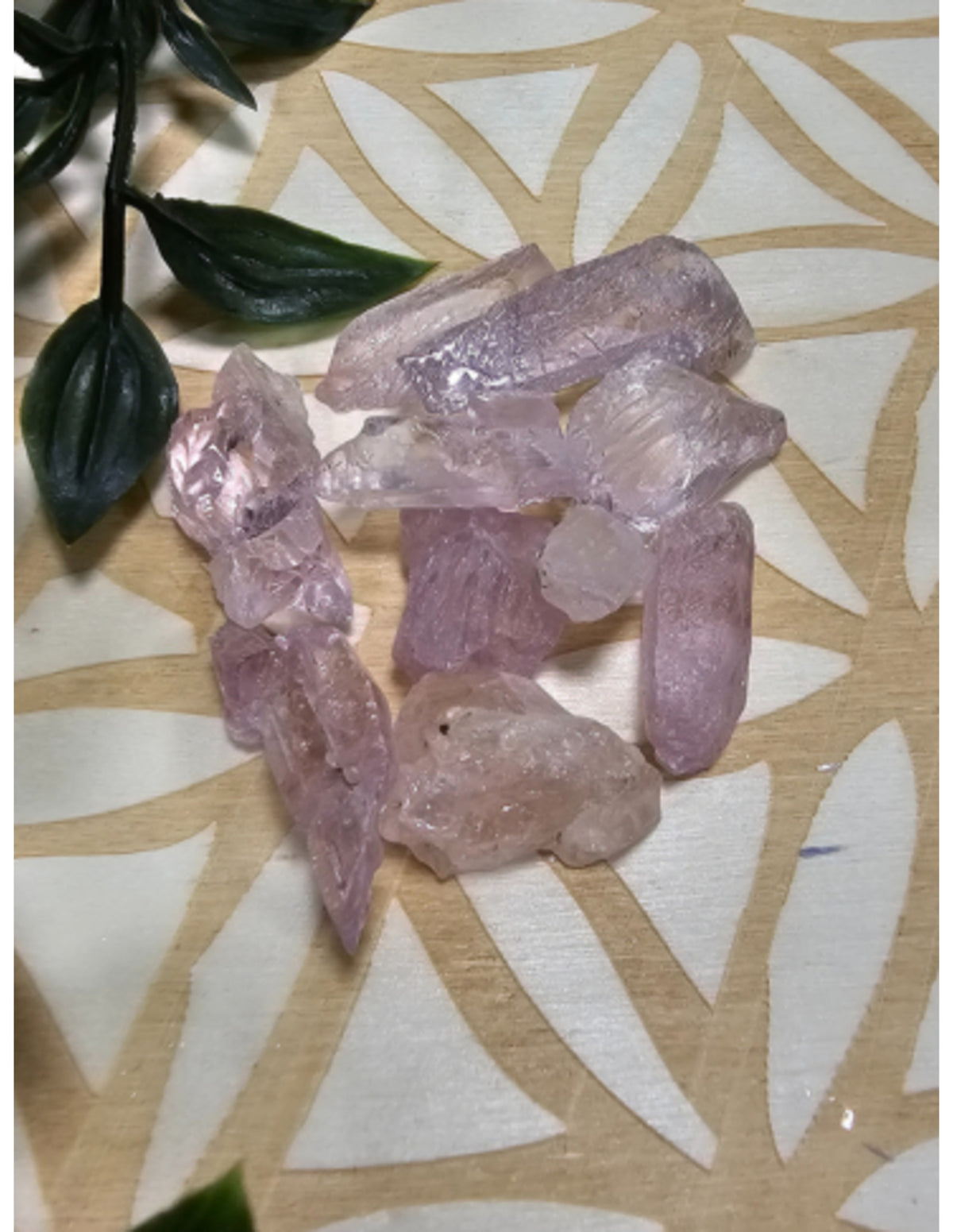 Kunzit rosa råa kristaller från Afghanistan, 50 g