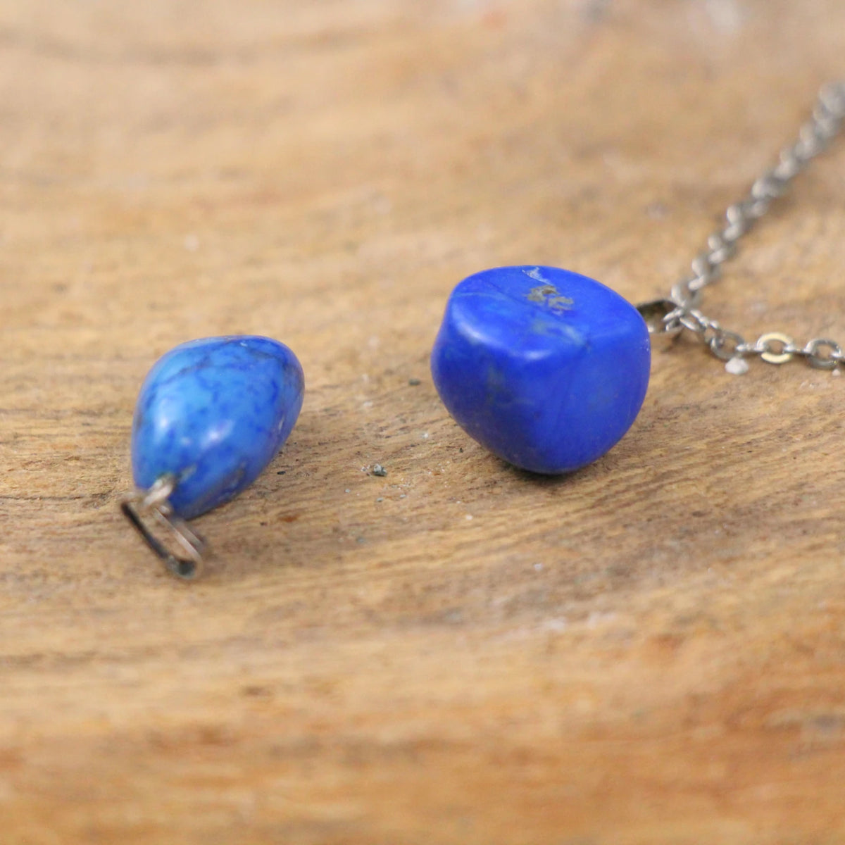 Lapis lazuli hänge, borrat, ca 1,5 cm, 4 g