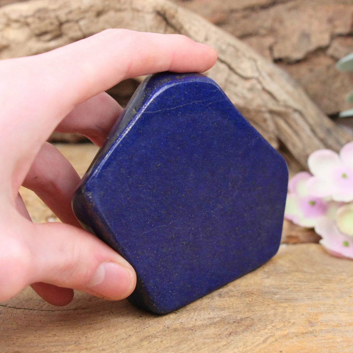 Lapis lazuli skulptur, 10 x 8,8 x 2,2 cm, nr 24