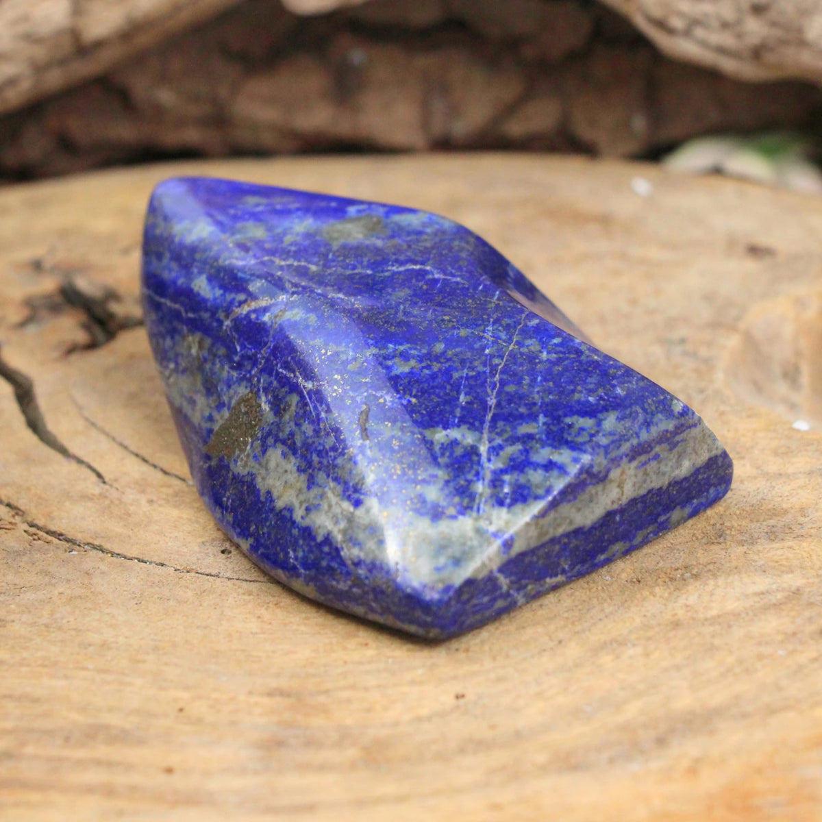 Lapis lazuli skulptur, polerad, 8,2 x 3,3 x 11 cm, nr 29