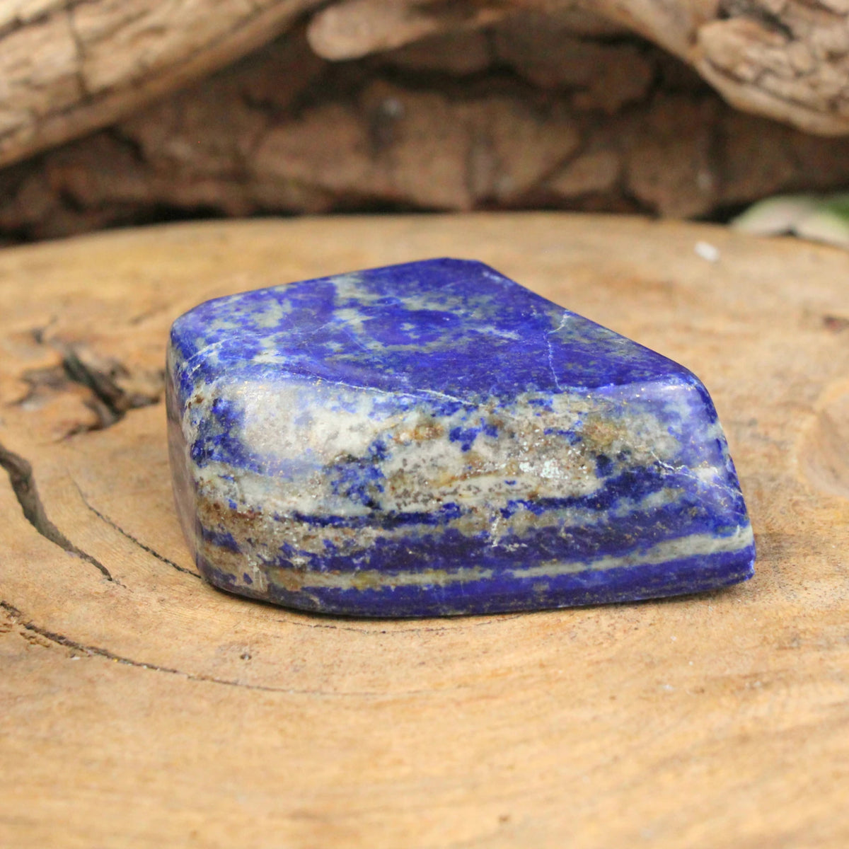 Lapis lazuli skulptur, polerad, 6,2 x 3,2 x 7,1 cm, nr 30
