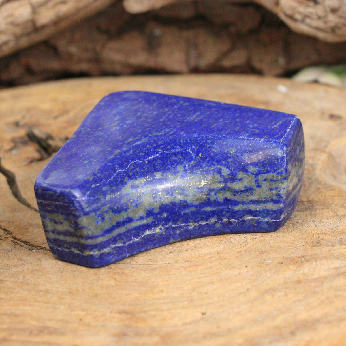 Lapis lazuli skulptur, polerad, 7,7 x 3,1 x 8 cm, nr 31