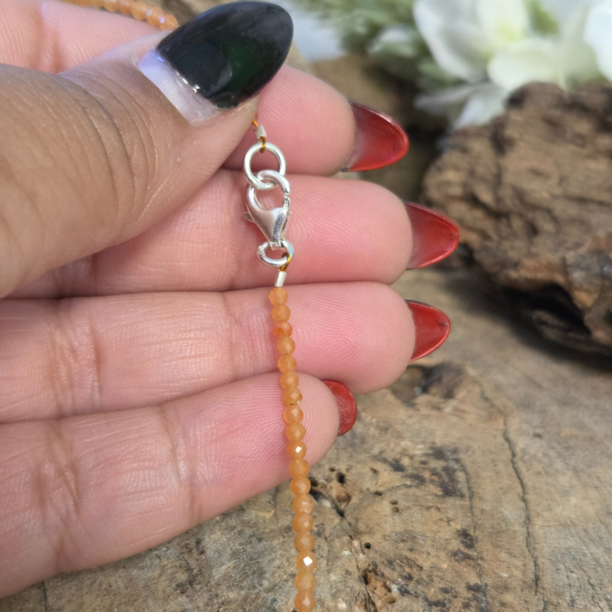 Orange månsten halsband, 2 mm fasettslipade pärlor, 44 cm