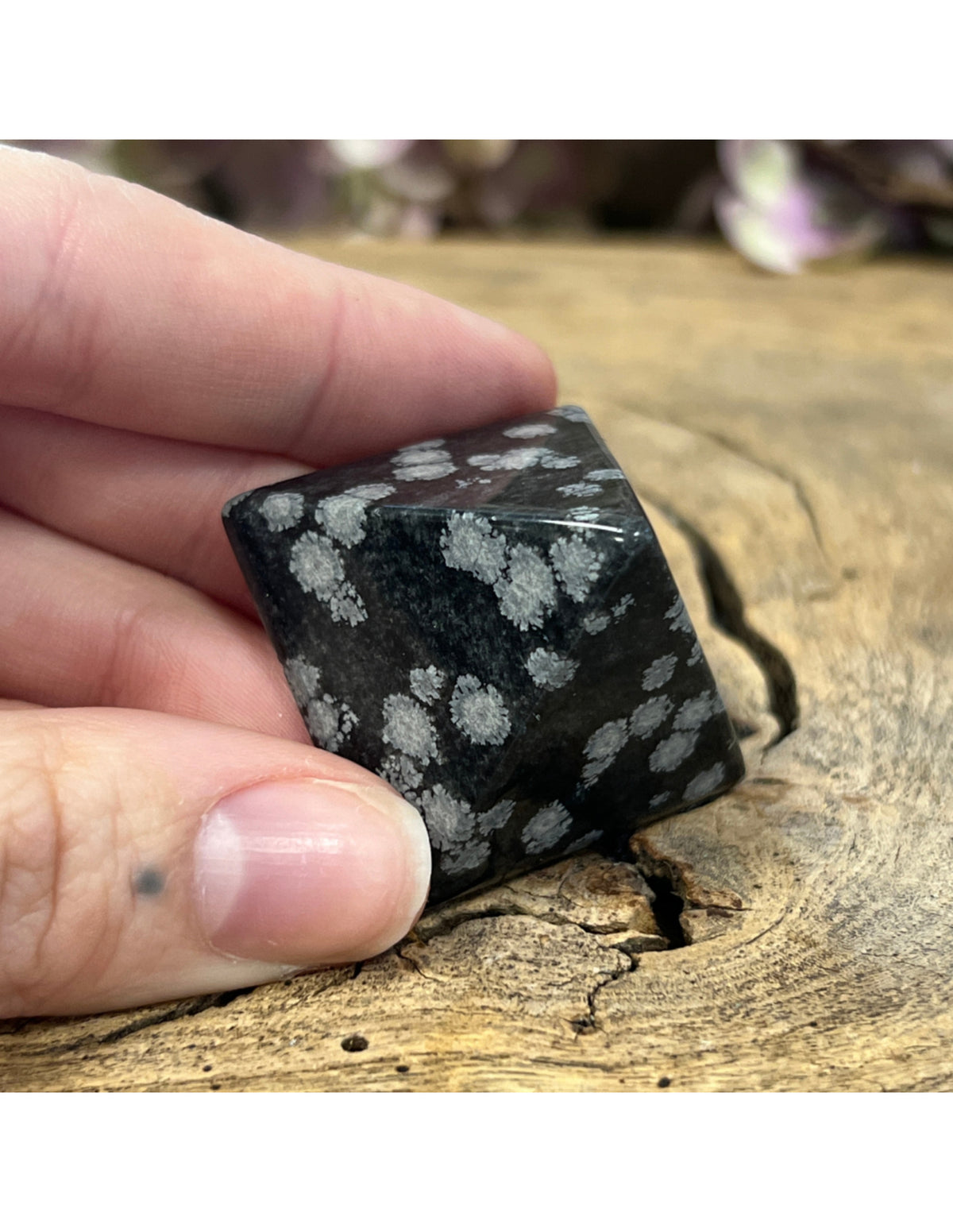 Snöflingsobsidian pyramid, 3,5 x 3,5 x 3 cm