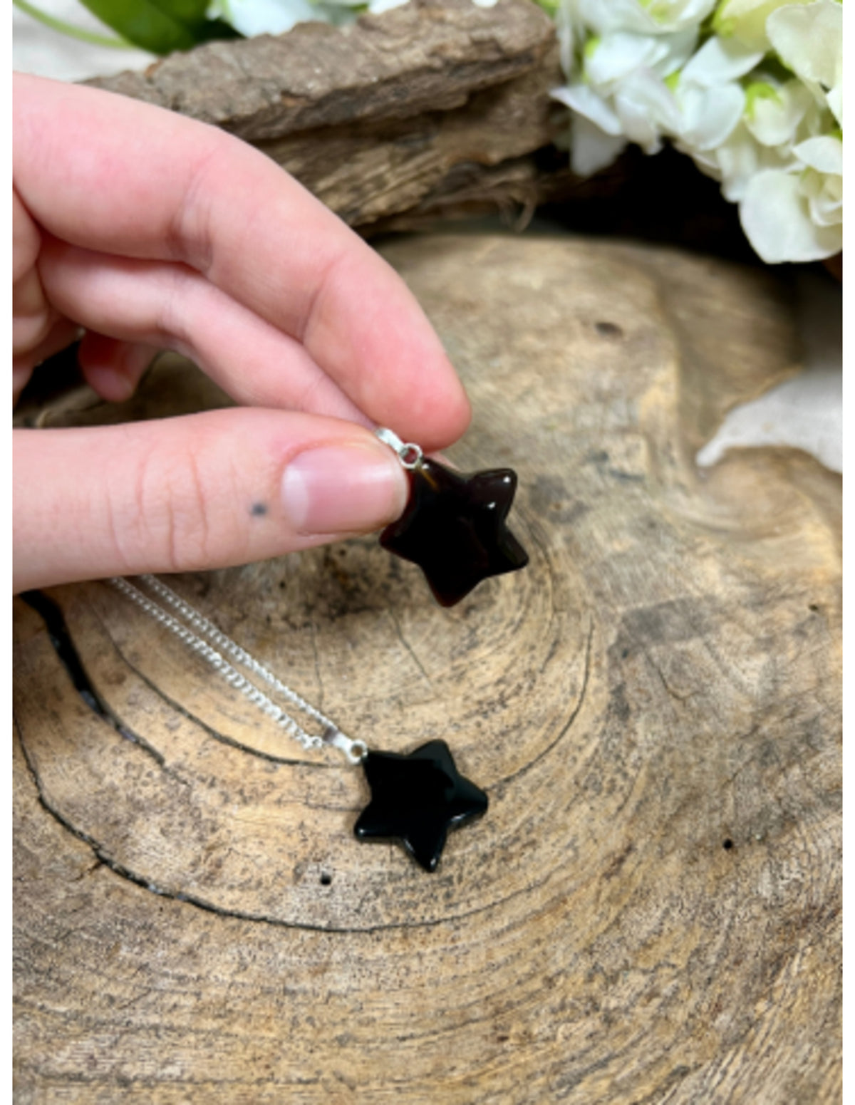 Onyx hänge i form av stjärna, 2 x 2 cm