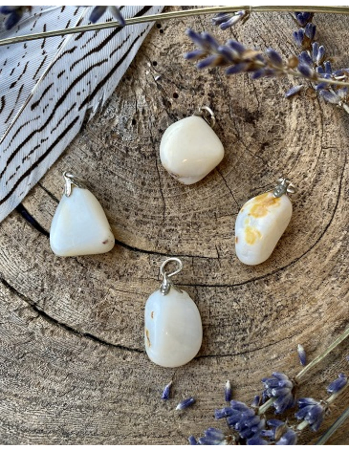 Opal hänge, vit med färgskimmer, 3 till 4 cm
