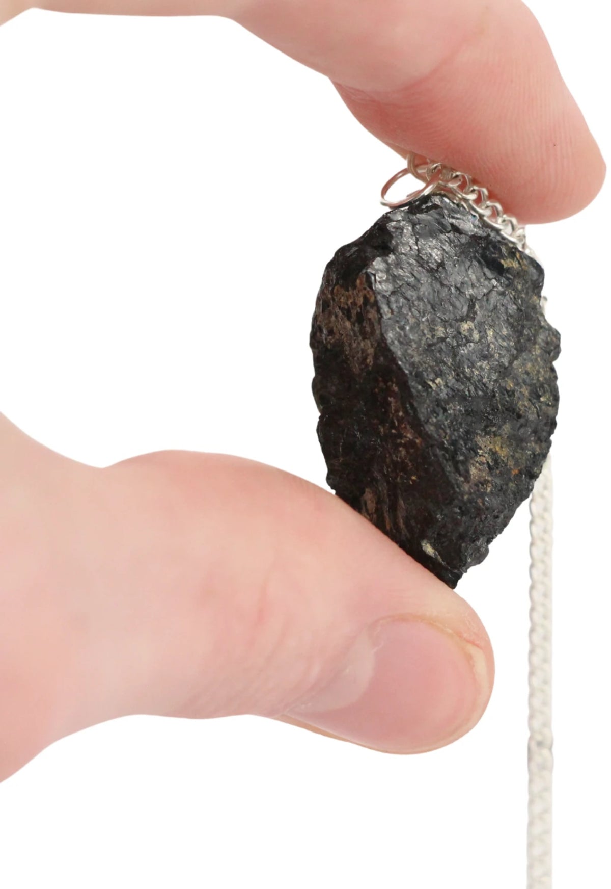 Svart turmalin pendel, rå, med chakrakedja, 24 cm