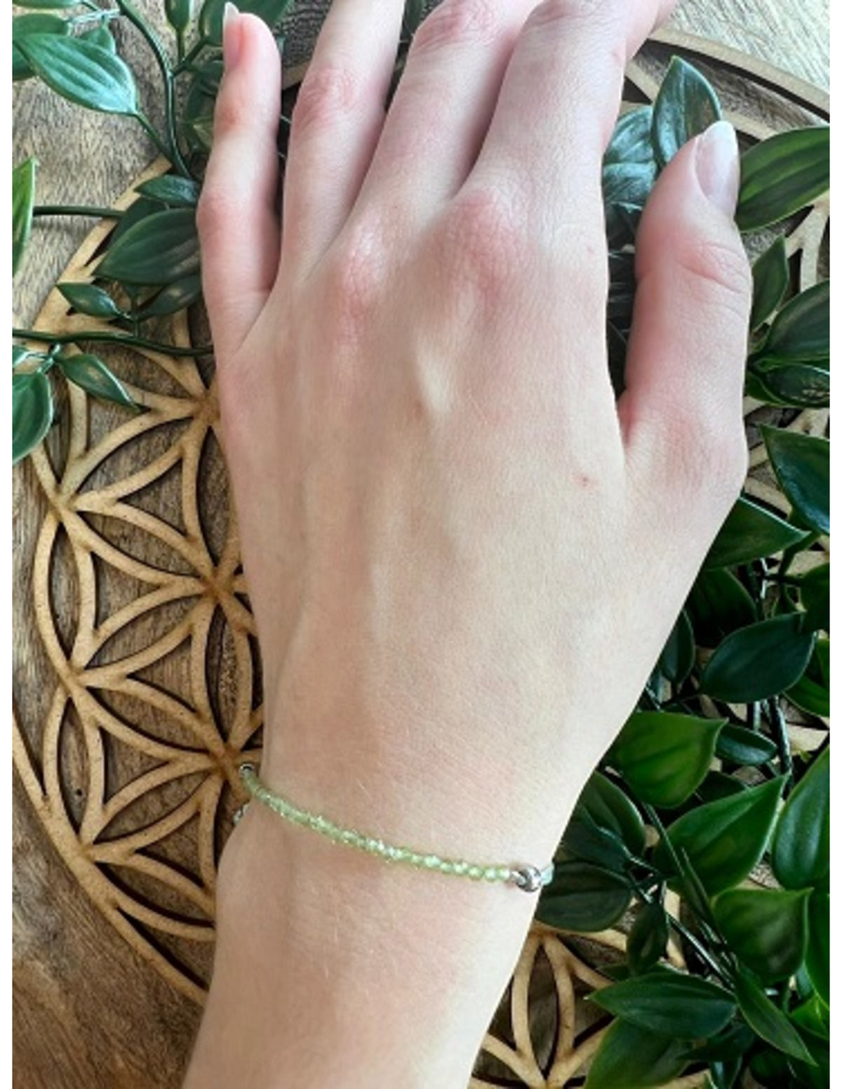 Peridot armband, fasettslipade stenar, justerbart, 5,5 cm
