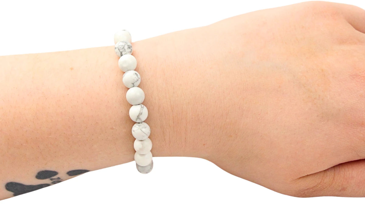 Howlit armband med runda pärlor, vit, 8 mm, 18 cm