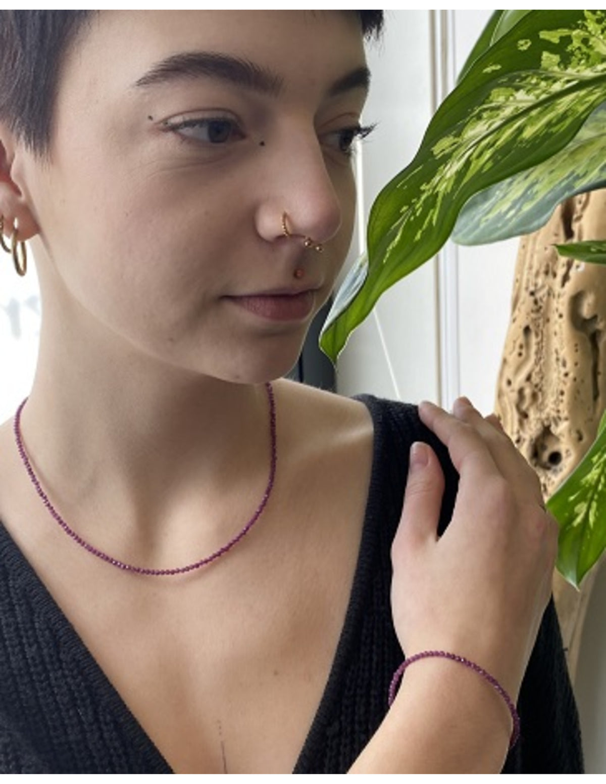 Rubin halsband, fasettslipade stenar 2 mm, silverlås, 44 cm