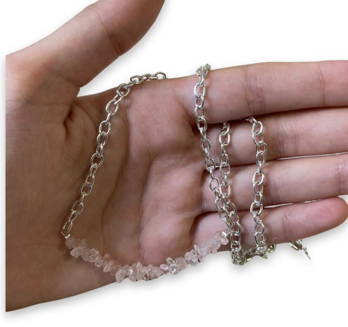 Rosenkvarts halsband med splitstenar, försilvrat, justerbart