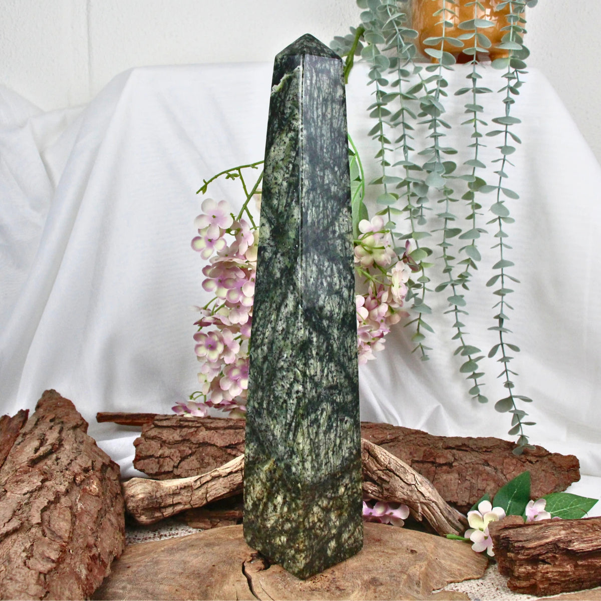Serpentin jungle jaspis obelisk, 41 cm, nr 27 (3,6 kg)