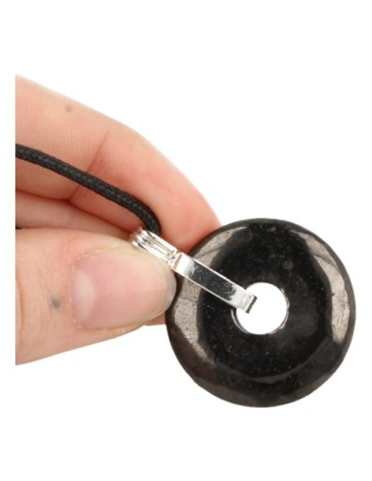 Shungit donuthänge 30 mm på svart vaxsnöre