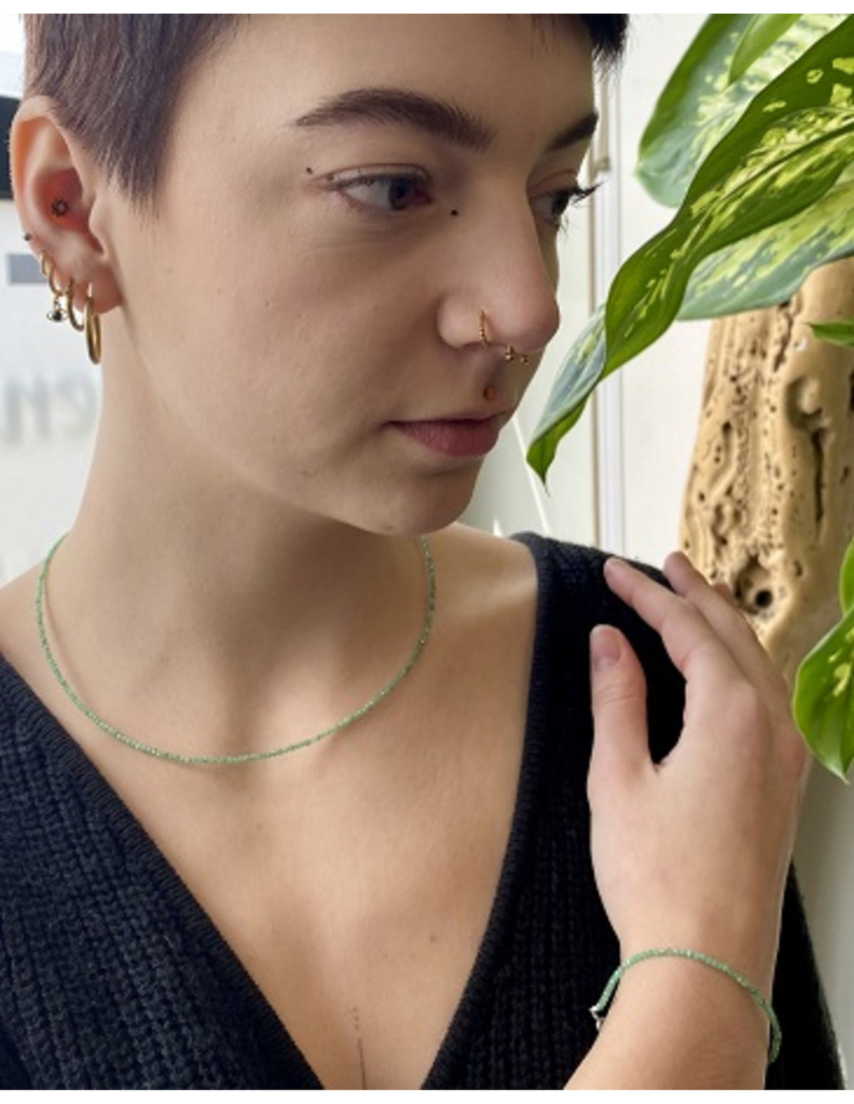 Smaragd halsband med fasettslipade stenar, 44 cm