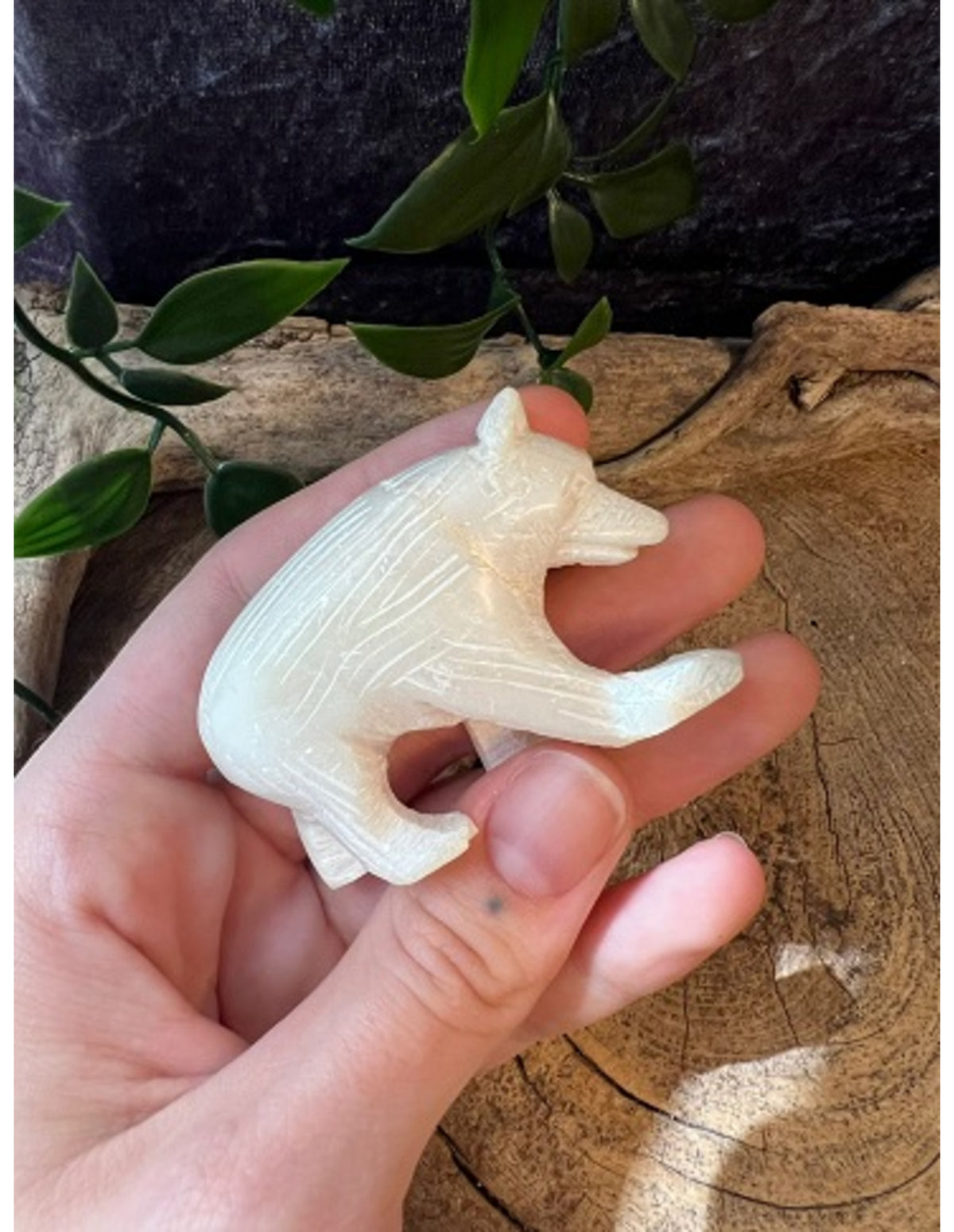 Täljsten björn, gående, vit, 6 cm