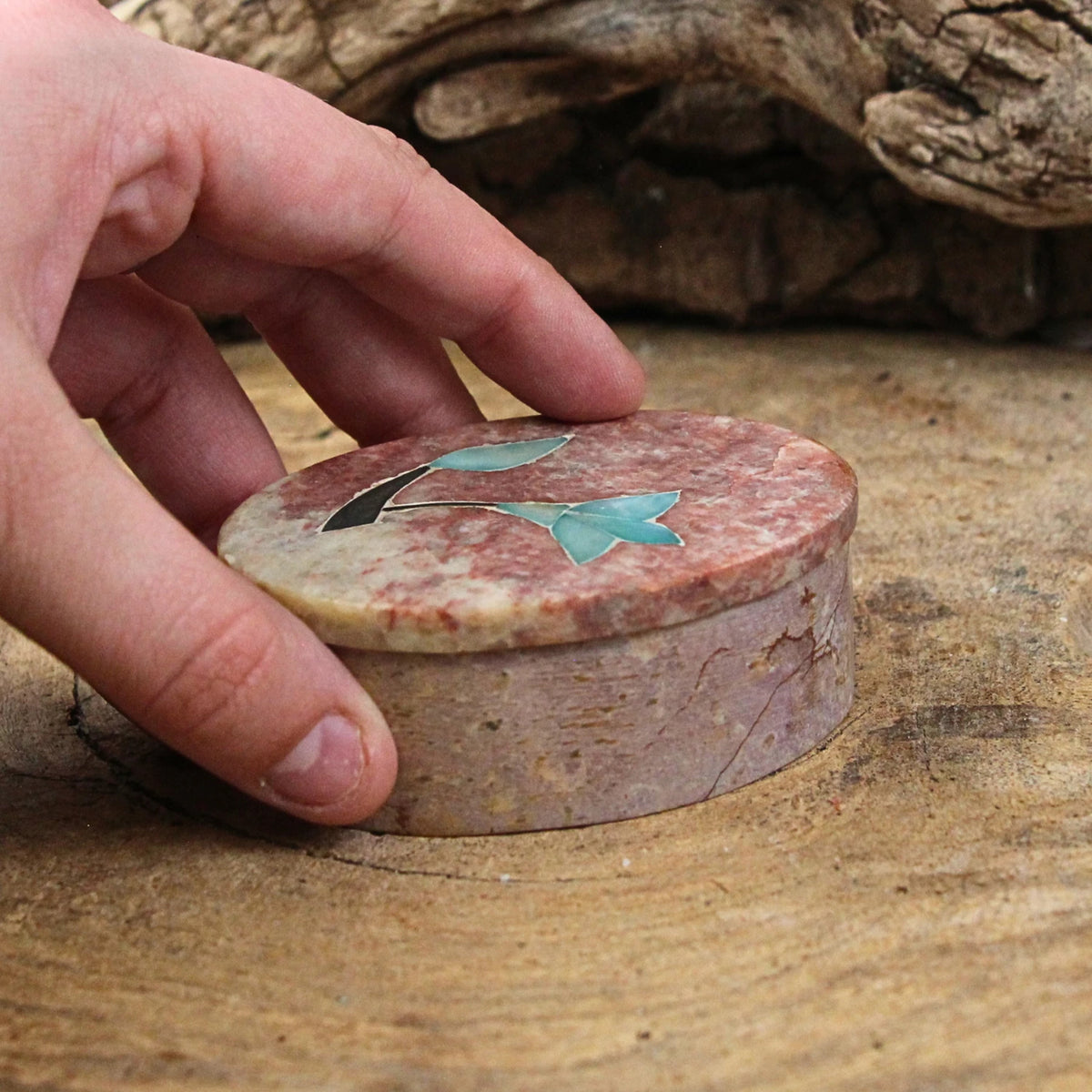 Täljsten ask, oval, med blomgravyr, 8 cm