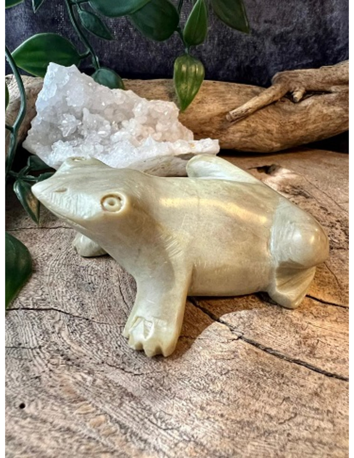 Täljsten figur, grön groda, 8 cm, ca 150 g