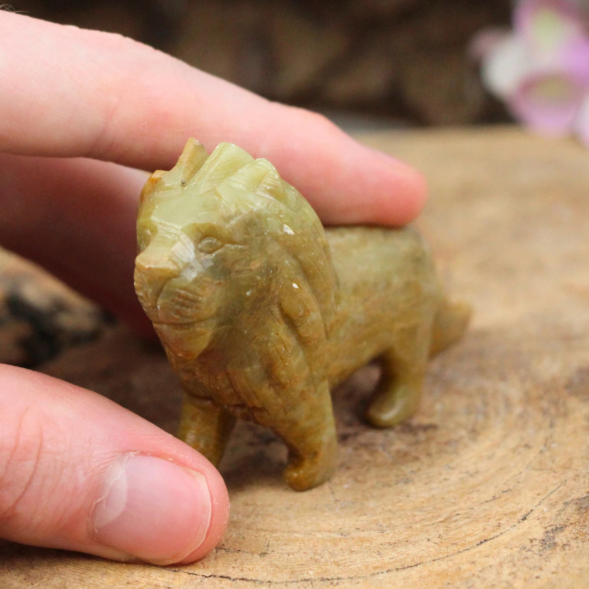 Täljsten figur, grönt lejon, 6 cm