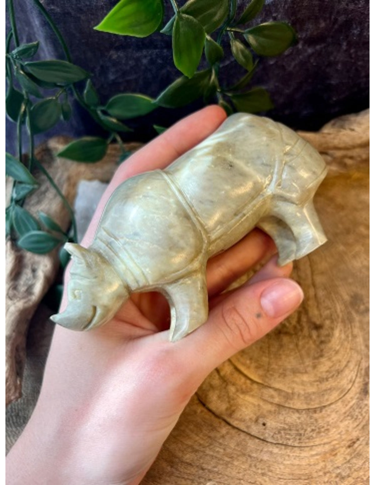 Täljsten figur, noshörning, 12 cm, 356 g