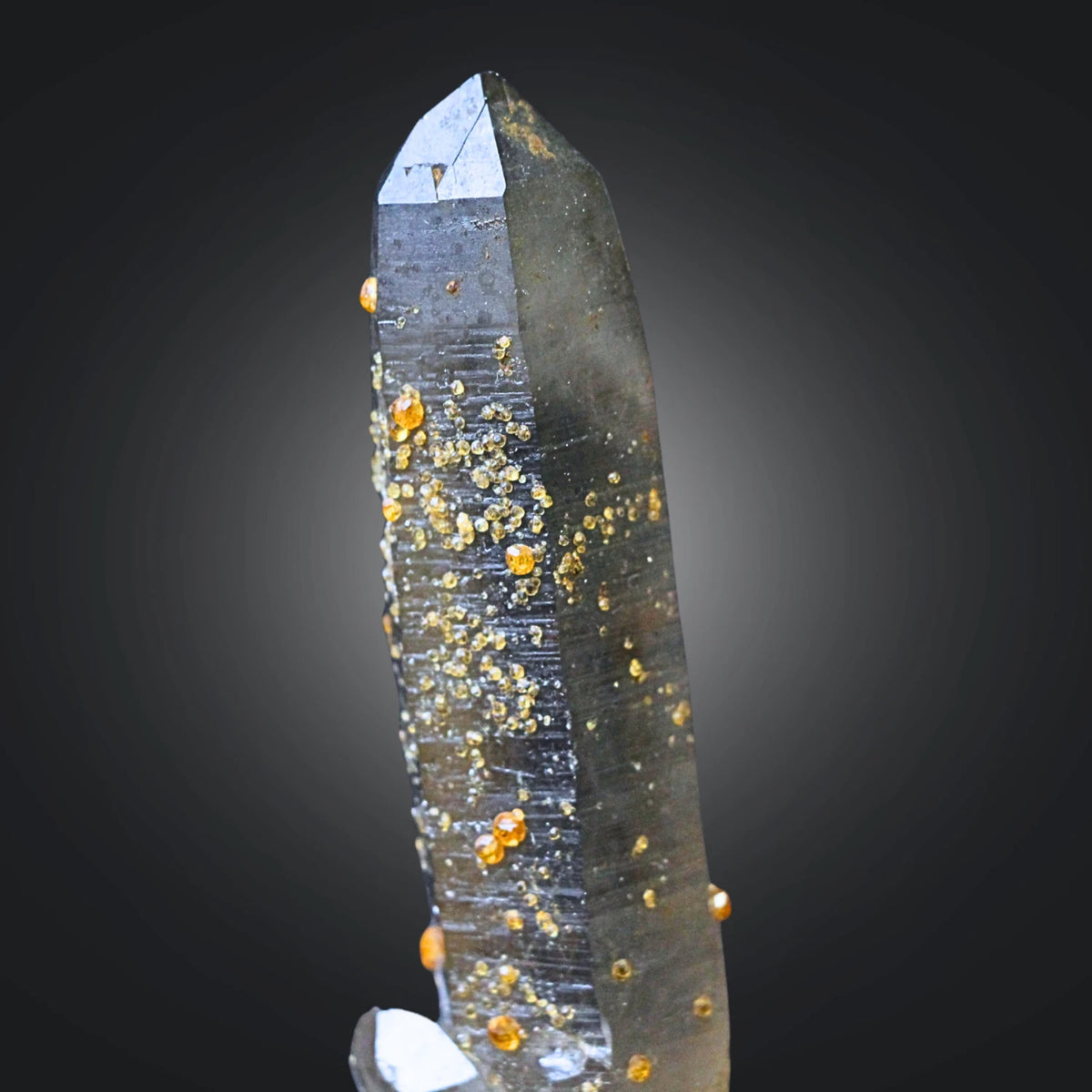 Spessartin på rökkvarts, rå, 11 cm, 80 g, nr 2