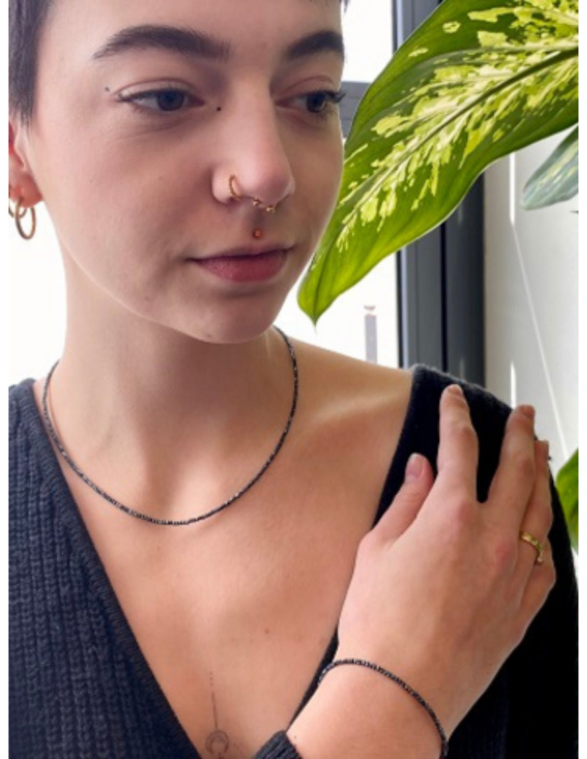 Spinell smyckesset i svart, belagd, halsband och armband