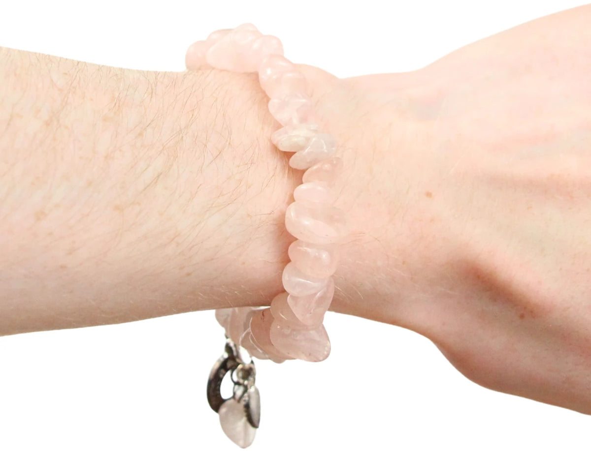 Rosenkvarts armband med splitstenar och berlocker, 18 cm