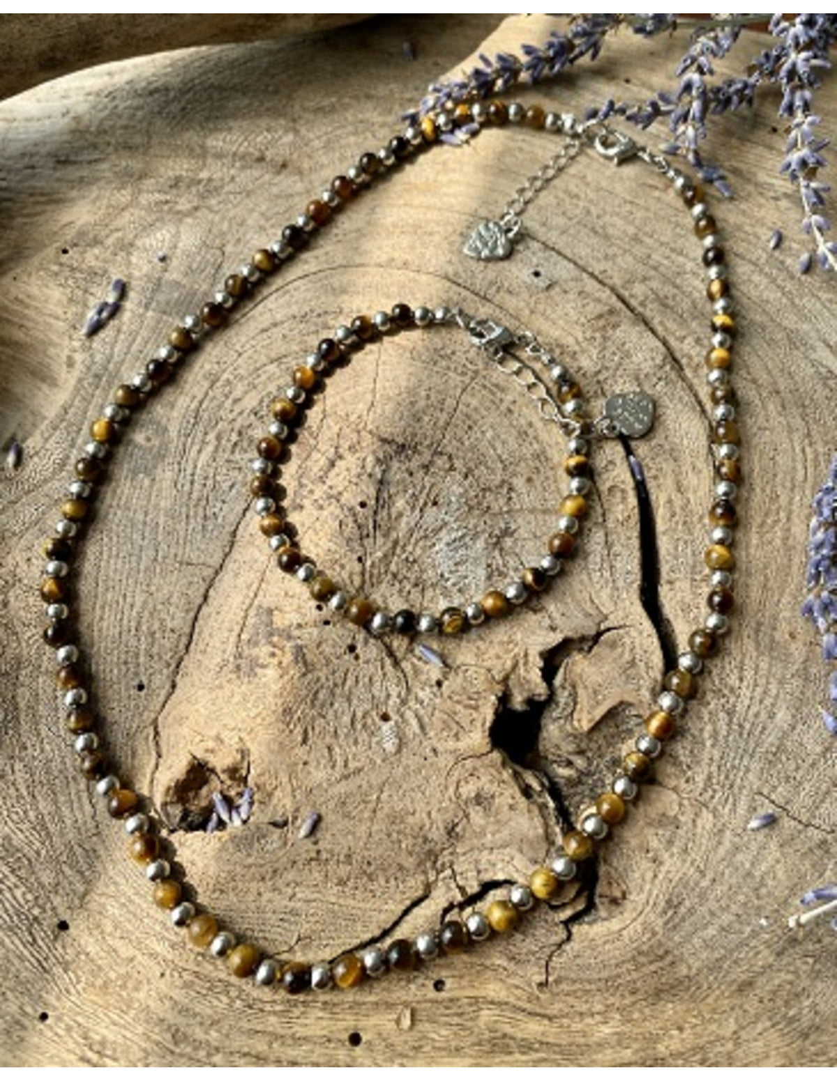 Tigeröga halsband Ibiza, 45 cm, silverfärgade mellanpärlor