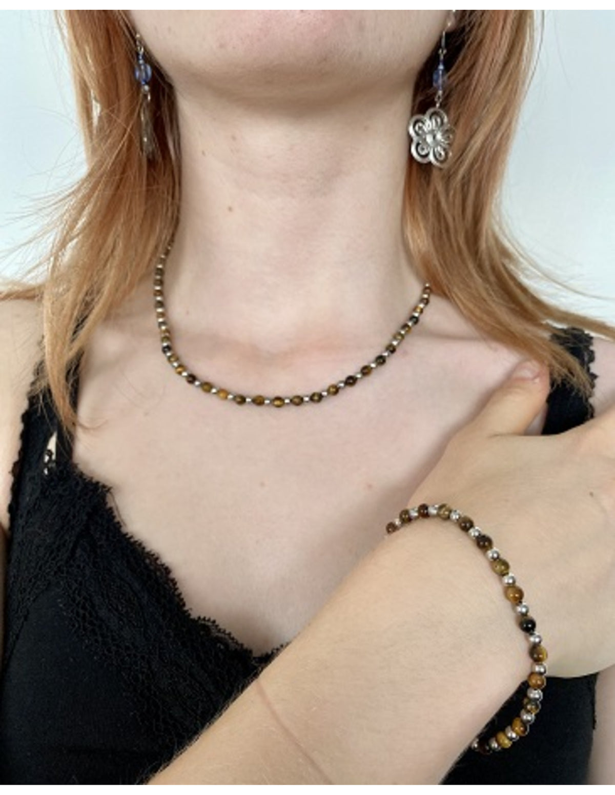 Tigeröga halsband Ibiza, 45 cm, silverfärgade mellanpärlor