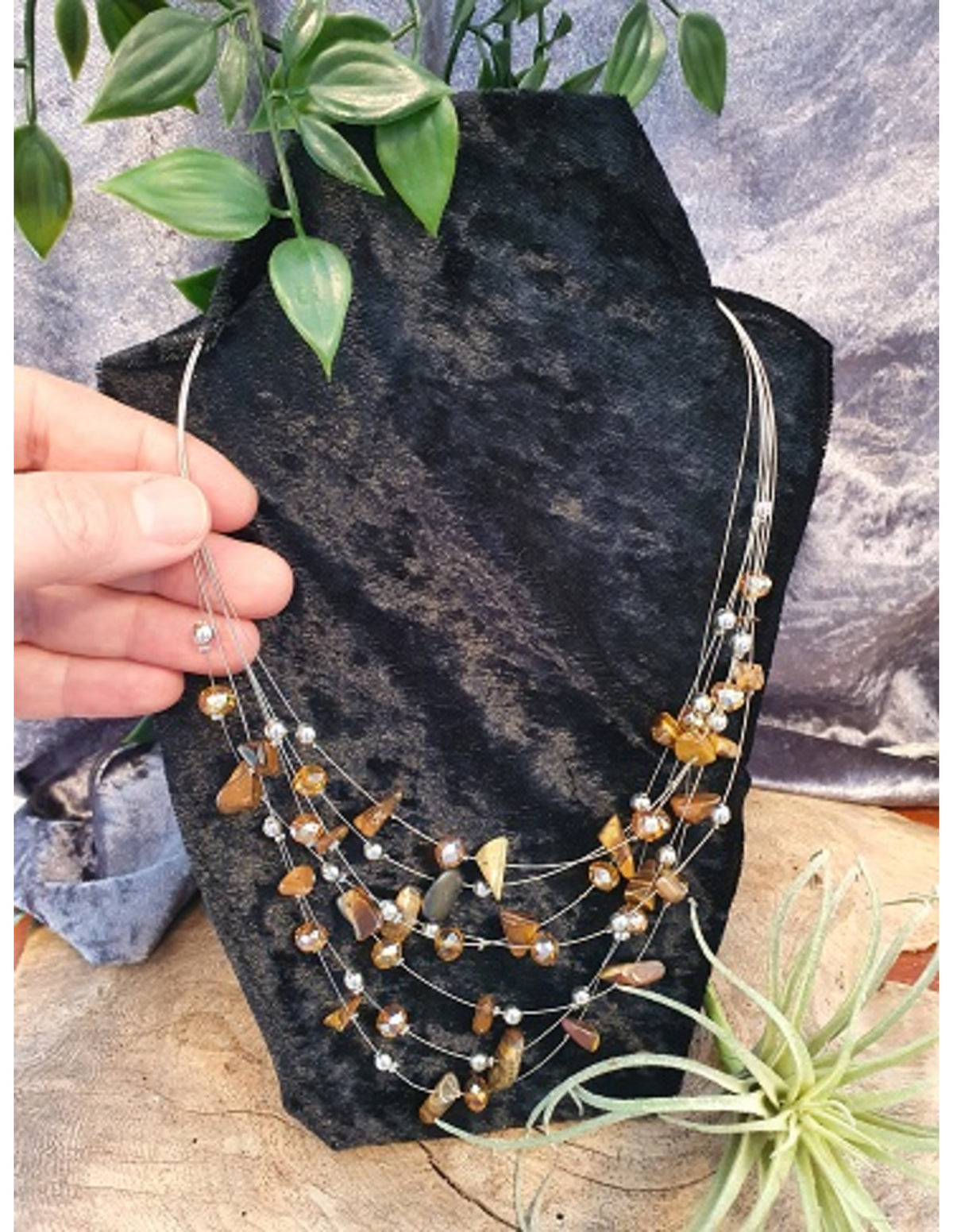 Tigeröga halsband med glaspärlor, multiwire, 42 cm