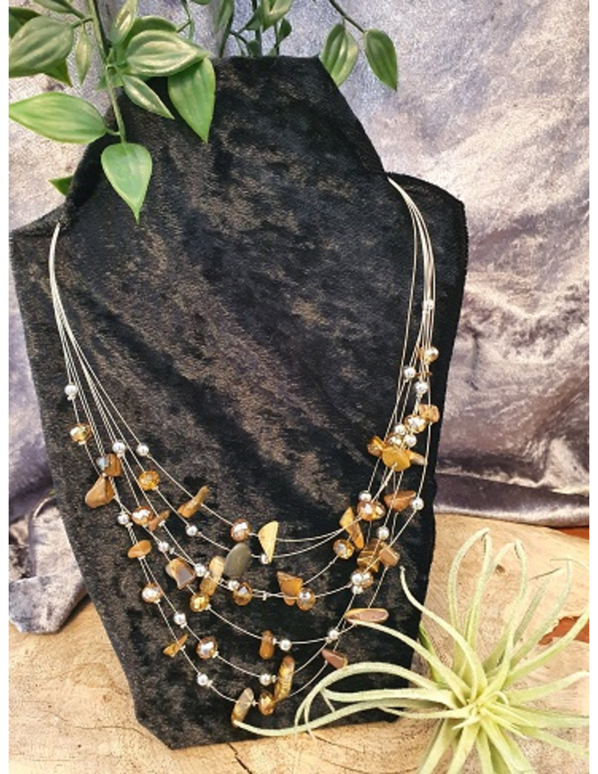 Tigeröga halsband med glaspärlor, multiwire, 42 cm
