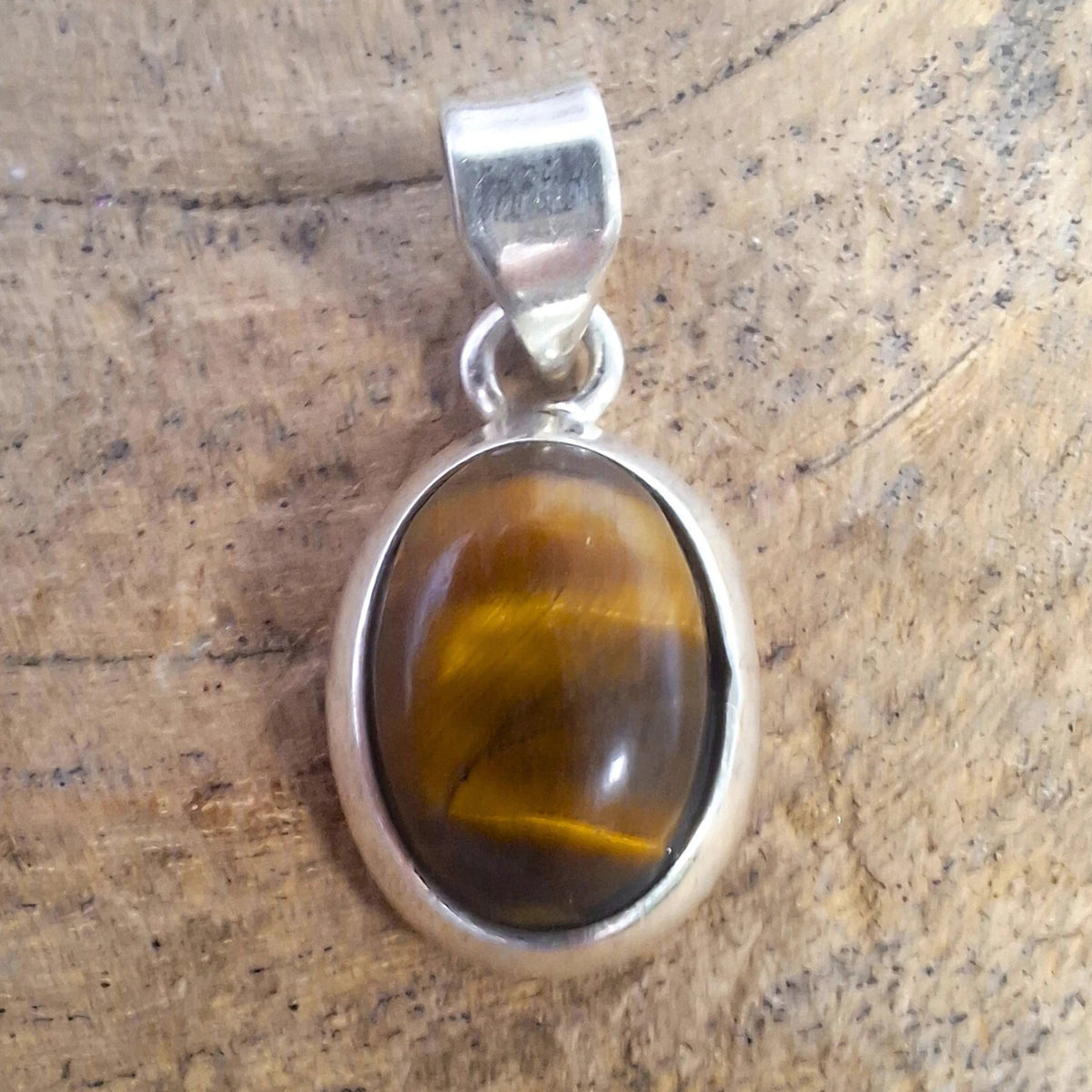 Tigeröga hänge i silver, oval modell 1, 2,7 cm