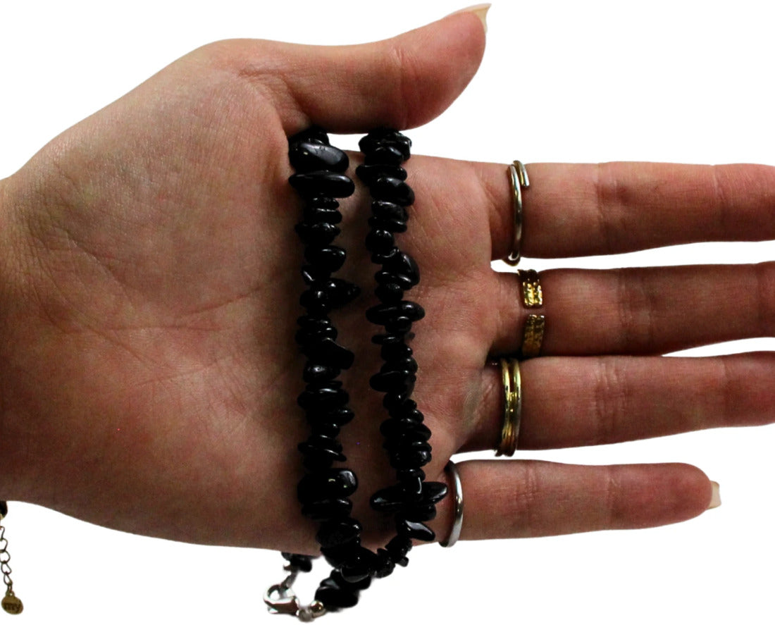 Svart turmalin halsband med splitstenar, 5 till 10 mm