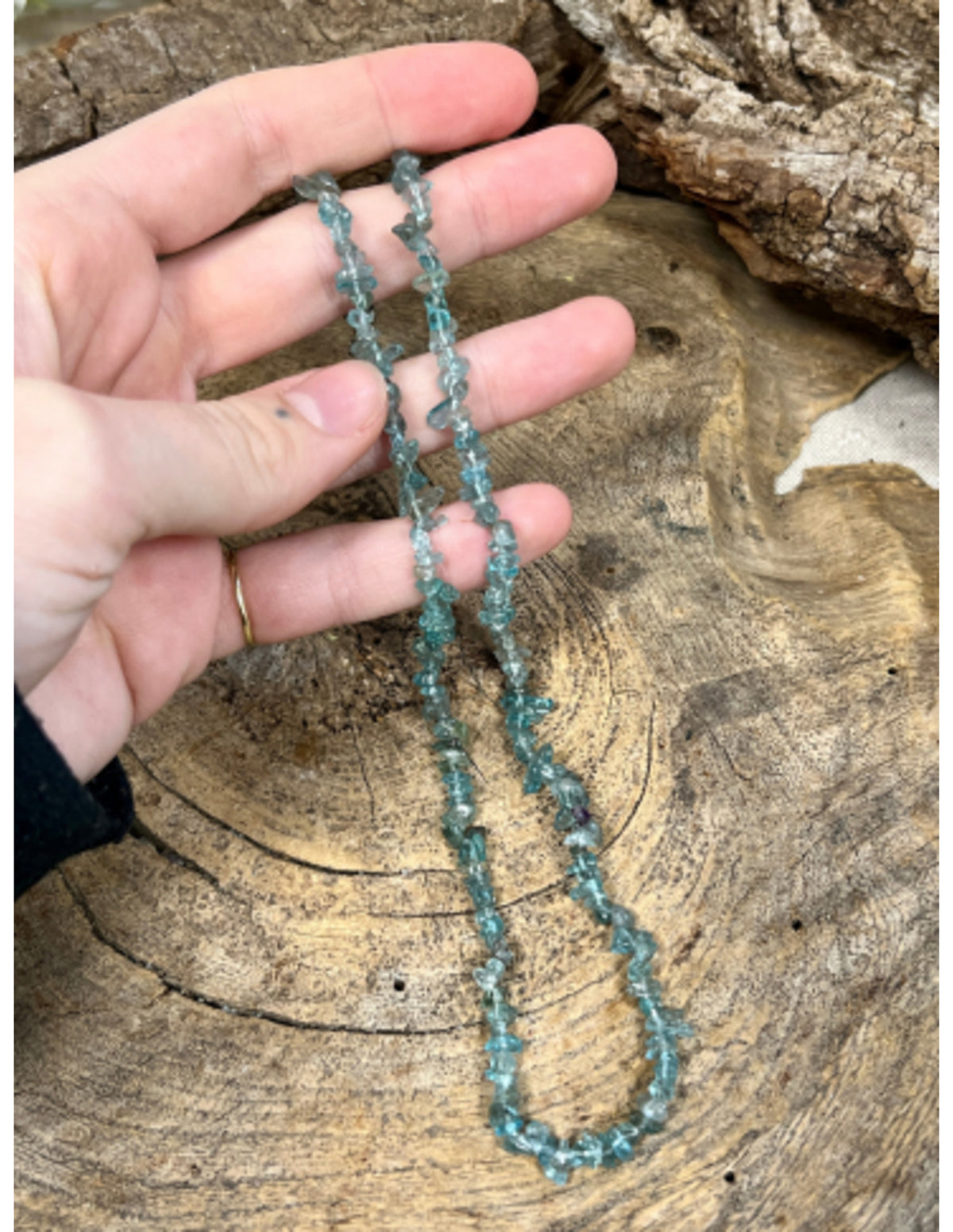 Blå topas halsband, bestrålad, fina splitstenar, 45 cm