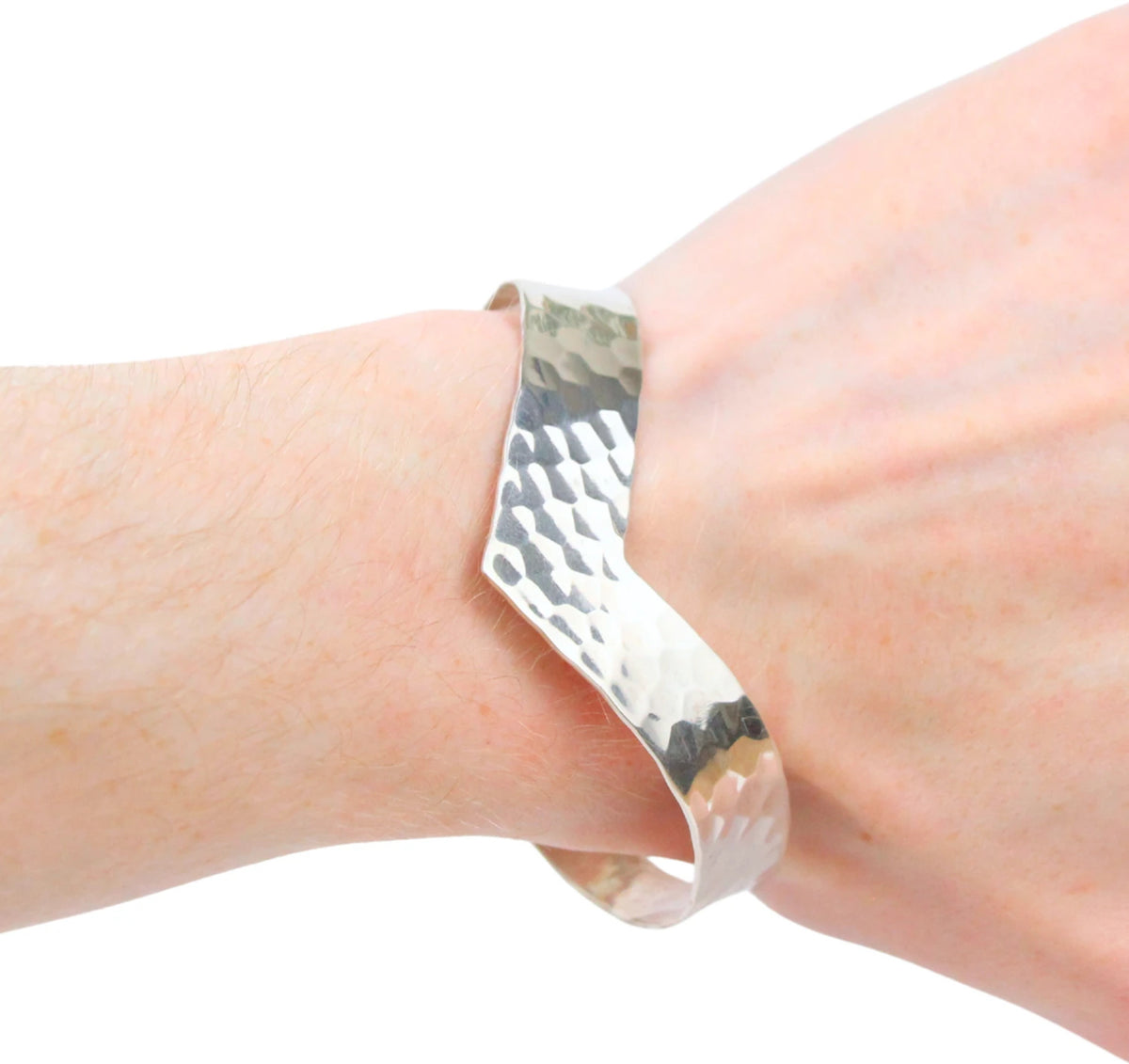 Silver armband, hamrad bangle, 925 sterling, 7,6 x 5,5 cm